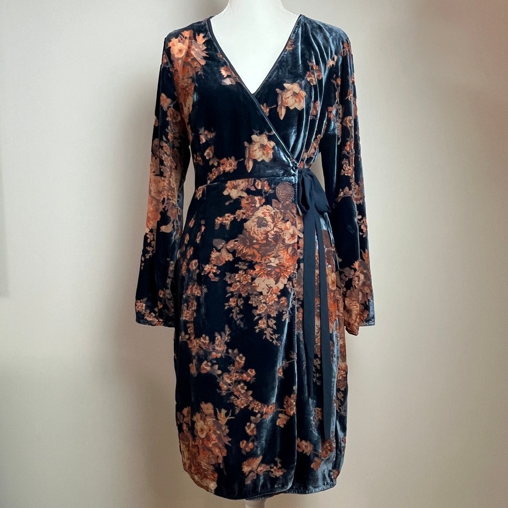 Eri + Ali Anthropologie Velvet Wrap Dress Womens M Blue Floral Midi Long Sleeve